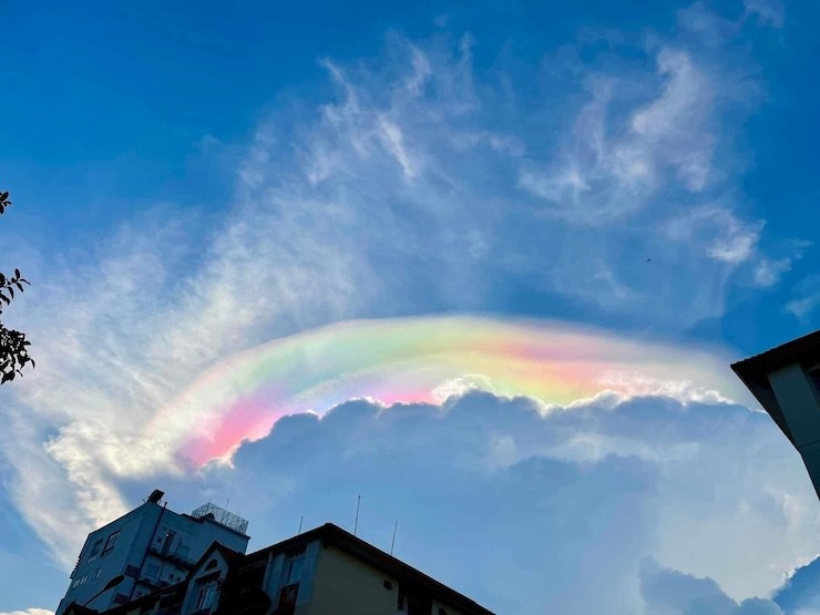 Iridescent cloud spotted in Ho Chi Minh City sky